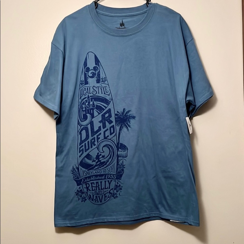 Size L/large SURFER THEME Mickey Mouse DISNEY Disneyland Resort T-Shirt   NWT